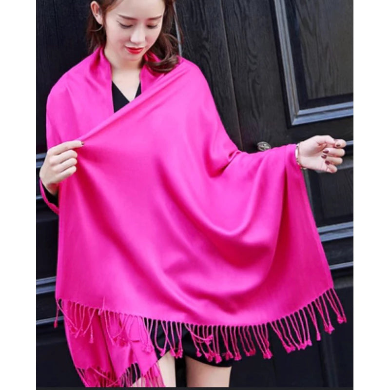 Cachecol Feminino com Franjas em Pashmina Liso