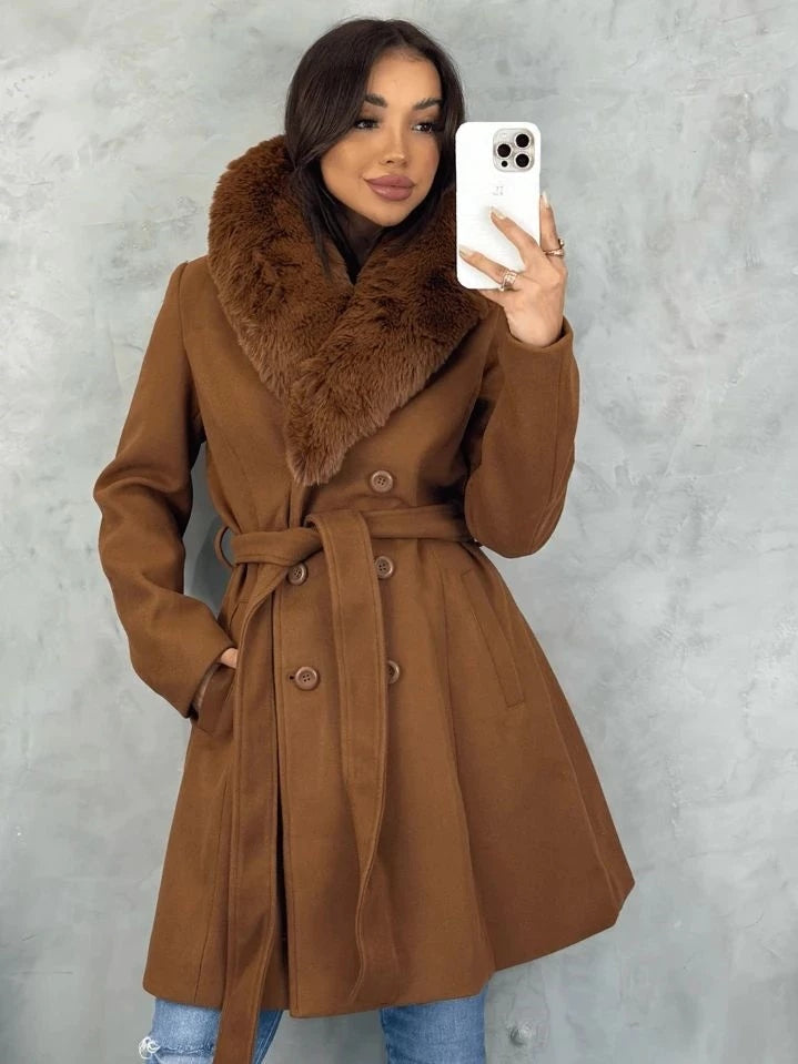 Sobretudo Feminino de Lã Batida com Faixa e Capuz Ajustável